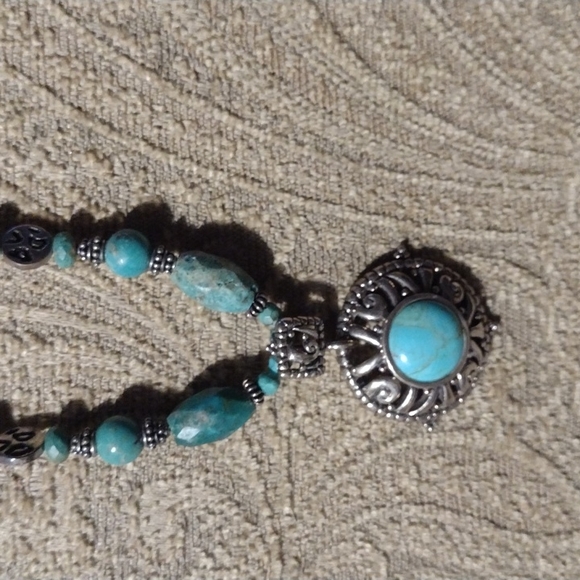 Vintage sterling silver and turquoise necklace. 10 in long with 3 in extender - Picture 3 of 4